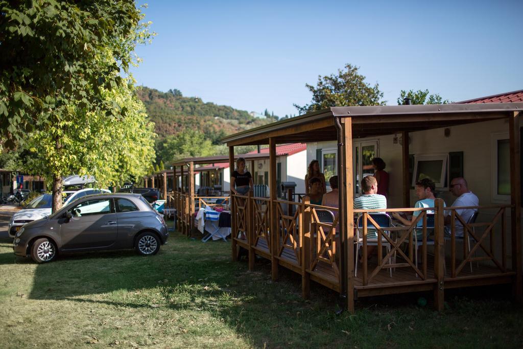 Camping La Rocca Манерба-дель-Гарда Екстер'єр фото