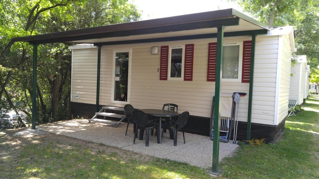 Camping La Rocca Манерба-дель-Гарда Екстер'єр фото