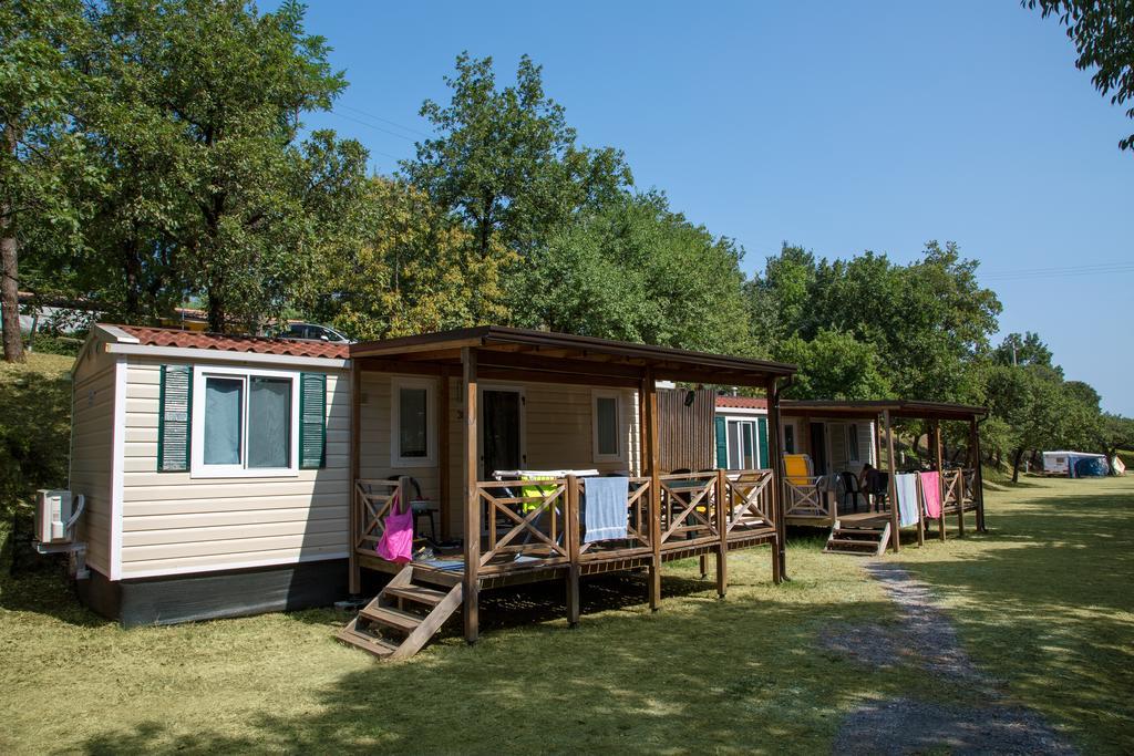 Camping La Rocca Манерба-дель-Гарда Екстер'єр фото