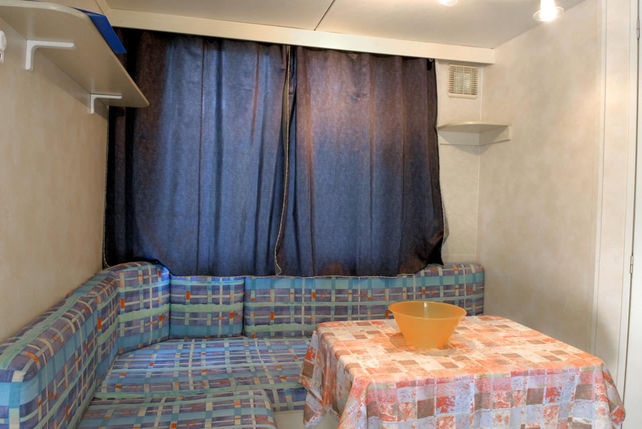 Camping La Rocca Манерба-дель-Гарда Екстер'єр фото